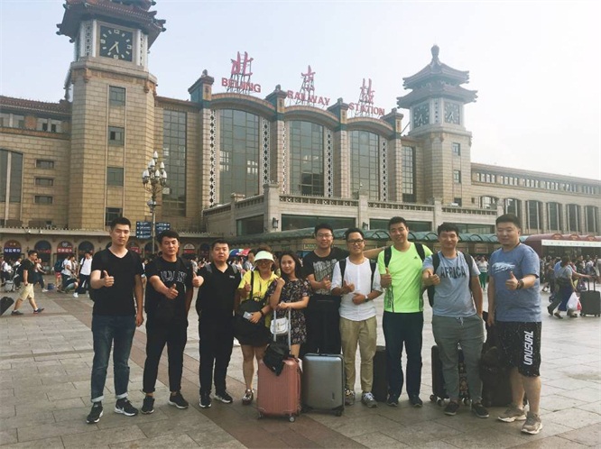 奋斗者：五天五夜五幼时